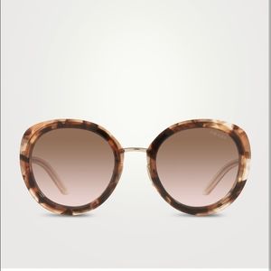 Prada Sunnies ☀️ SPR 16Q. EUC.
